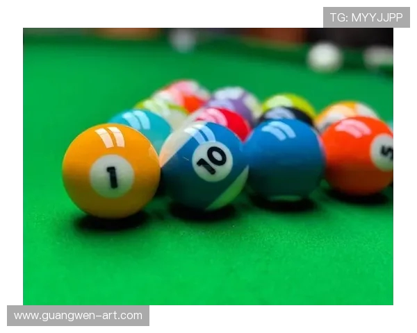台球技巧与策略全解析,助你从入门到精通的必备宝典 台球技巧与策略全解析,助你从入门到精通的必备宝典