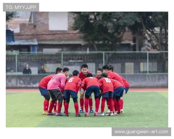 南京足球队与广州足球队的耐力较量赛后深度分析与反思 南京足球队与广州足球队的耐力较量赛后深度分析与反思