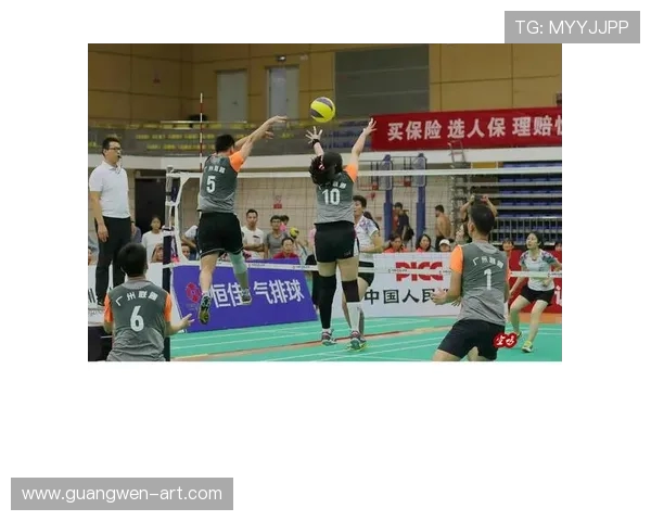 深圳排球队的拼搏之路：一段关于梦想与团结的排球纪实故事