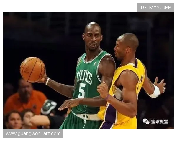 加内特与科比巅峰对决的经典比赛回顾与精彩瞬间分析 加内特与科比巅峰对决的经典比赛回顾与精彩瞬间分析